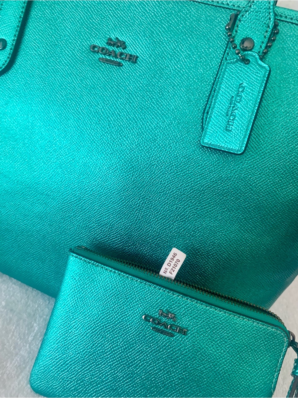 RARE Coach Metallic Sea Green City Tote with Wristlet Set “HARD TO FIND COLOR” - Picture 6 of 13